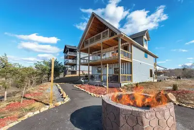Image de Fireside Lodge – Lake-Front Mtn Cabin w/ Hot Tub