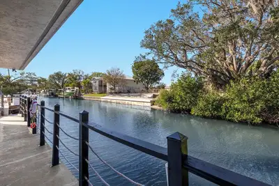 Image de Quite Bonita Springs neighborhood near golf, beaches and hopping w/swim spa