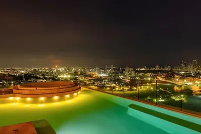 Image de Nuevo y lujoso, piscina panorámica “Murano Centro”