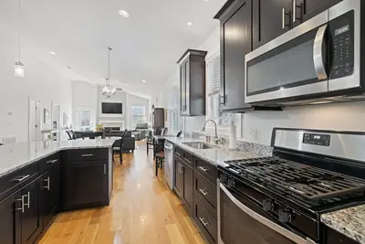 Image de Large, Chef's Kitchen! Walk to Downtown, Breweries & the new Ecusta Trail