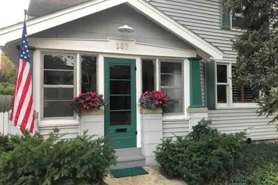 Image de Charming 3-bedroom cottage in lovely Traverse City with WiFi, Ac