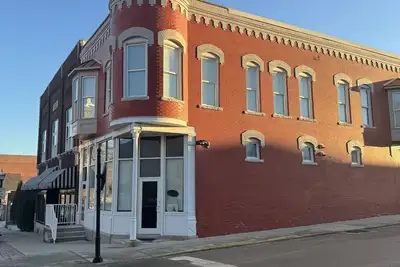 Image de Stylish 2-bedroom apartment with WiFi, Ac in fabulous downtown French Lick