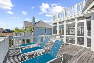Image de 8-Bedroom Luxury Oceanview Home w/ Rooftop Deck
