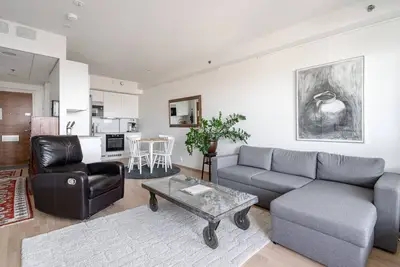 Image de Modern 1br Apt with Amazing Views, Balcony & Sauna