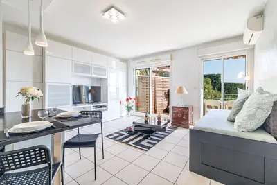 Image de Appartement moderne climatisé - Terrasse vue mer