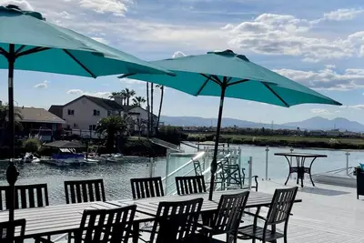 Image de Large water front Discovery Bay home-5 mins to fast