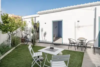 Image de M City Apartments | Garden 2 | 100m from the beach