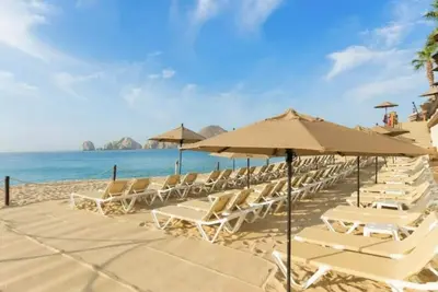 Image de Villa la Valencia located on the corridor between San Jose and Cabo San Lucas