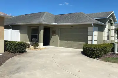 Image de 3/2 Courtyard Villa Near Brownwood, Golf Cart, Sm Dog, Fenced In Yard, Wifi