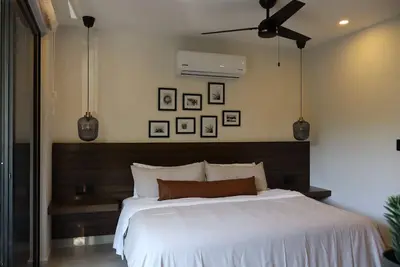Image de Elegant studio just steps from the beach! Perfect location, exclusive amenities