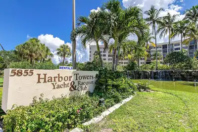 Image de Harbor Towers 220