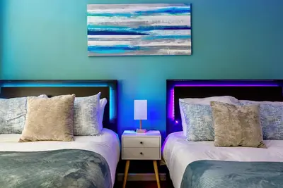 Image de Eclectic Tech and Family Friendly with Gaming 5 min Walk to Meta in Menlo Park