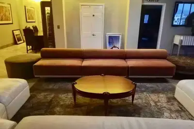 Image de Master Suite in Mansion Gym Jacuzzi Barbeque Parkin