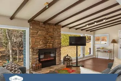 Image de Lake View Bungalow|10m to Hendersonville