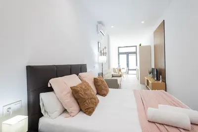 The Monteolivete Apartment B by Florit Flats