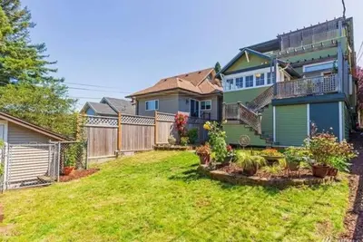 Image de Seattle Escape in Queen Anne -  Stylish Urban Retreat with a Private Deck and Stunning City Views