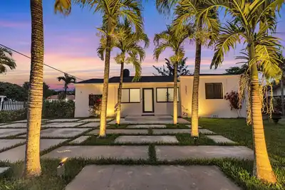 Image de Serene Miami Palm Escape – Stylish Comfort Near Top Attractions!