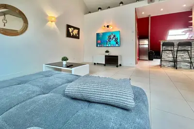 Image de L'incontournable - spacieux F2 - Proche de Paris\/ Orly