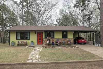 Image de Gypsy Haven: Retro Charm - Heart of the Upper Loop