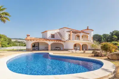Image de Villa 'Merced' avec vue sur les montagnes, piscine privée et Wi-Fi