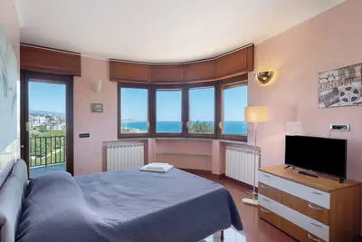 Image de Appartement \"Regina\" avec vue sur la mer, terrasse privée et Wi-Fi