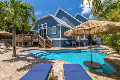 Image de Tiki By The Sea by Duncan Real Estate