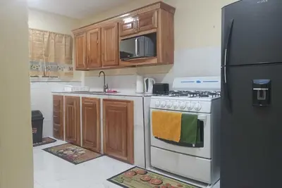 Charming 2-bedroom house in Portmore with WiFi, Ac