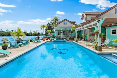 New Luxe Prive Caribbean Cottage in The Bahamas with Canal Access!