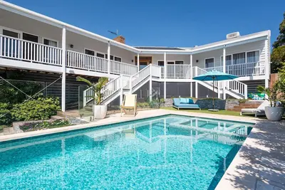 Image de Mount Martha Coastal Retreat | Heated Pool with Water Views
