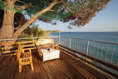 Villa with private beach access and Jacuzzi in fabulous Corfu with WiFi, Ac