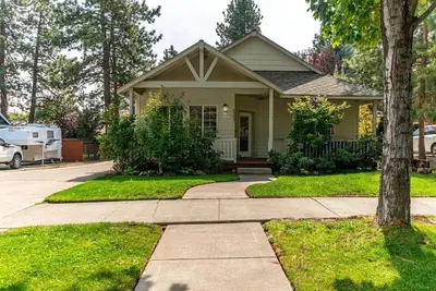 Serenity Bungalow for your Bend Getaway