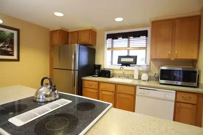 Image de Spring Getaway! Cozy Condo for Six at Pollard Brook in Lincoln Nh! (Pbmayhaa)