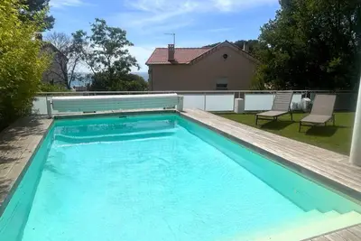 Image de Appartement vue mer avec piscine et jardin pour 6