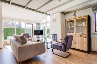 Kievit | Spacious bungalow with fine garden