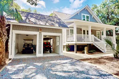 Image de 10% Off Aug + Sept | Stylish New Luxury Home, Dog Friendly, Great Outdoor Spaces, Bhi Club + Golf