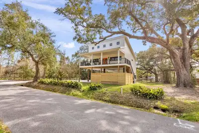 Image de Bay St. Louis! Sleeps 4! Minutes to Shopping, Dining, Casinos, & More!
