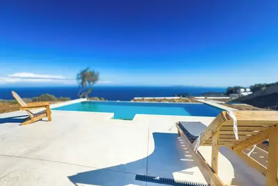 Image de Chic villa with dream sea views