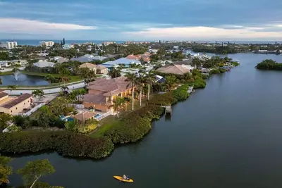Image de Luxury Riverfront Vacation Home | Casa del Rio Sereno | Private Pool, Spa & Dock | Cocoa Beach, Fl