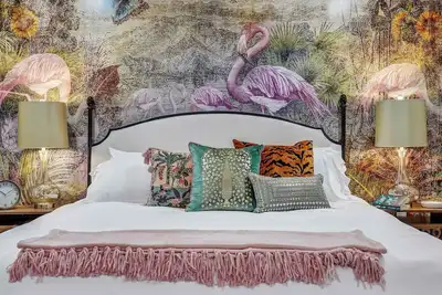 Image de Luxury Island Home – Pool Oasis, Near Downtown!