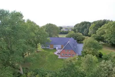 Image de \"Experience Tranquility and Adventure in Ole Hof Risum-Lindholm! \"