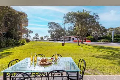Image de Villa Ellisa, 1 10 Columbia Cl -ground floor unit with beautiful water views & across from the water