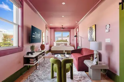 Image de Two Peas in a Pod | The Heart of Park Circle!