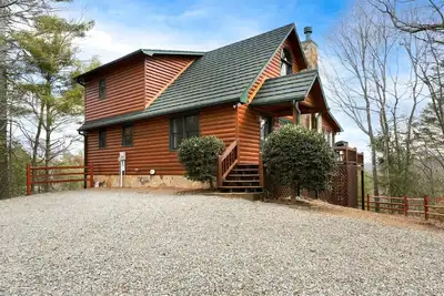 Image de Mountain View Getaway-Hot Tub, Fire Pit, Game Room, Minutes from Blue Ridge, Ga