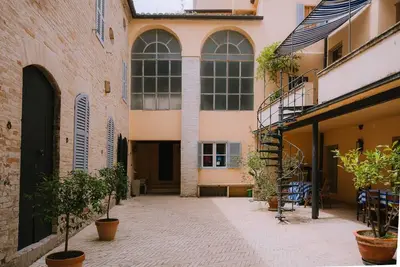 Image de Palazzo to live in, historic center, gardens terraces, 7 km from the sea