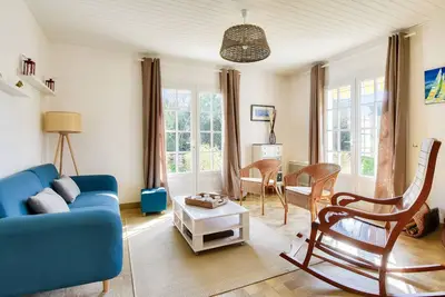 Image de Maison pour 7 à 900m de la plage avec jardin