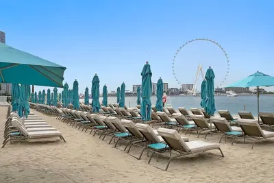 Image de Sea View 2br | Balcony, Pool & Free Parking