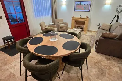 Image de Maisonnette dans corps de ferme avec jacuzzi privatif