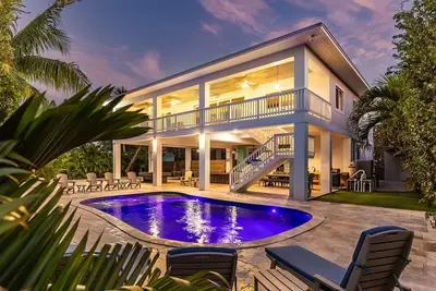 Image de Salty Stingray Sombrero - 4 bed 3 bath Pool | Dock