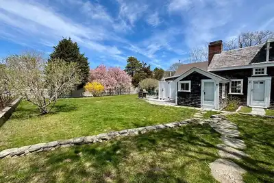 Image de Vintage 1730 Farmhouse