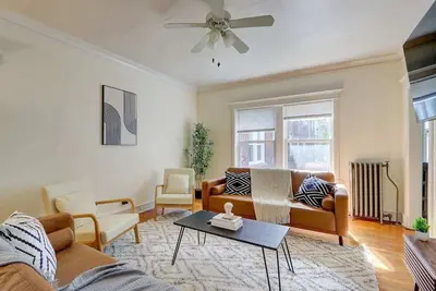 Image de 3br Apartment in McKinley Beach and Brady St East